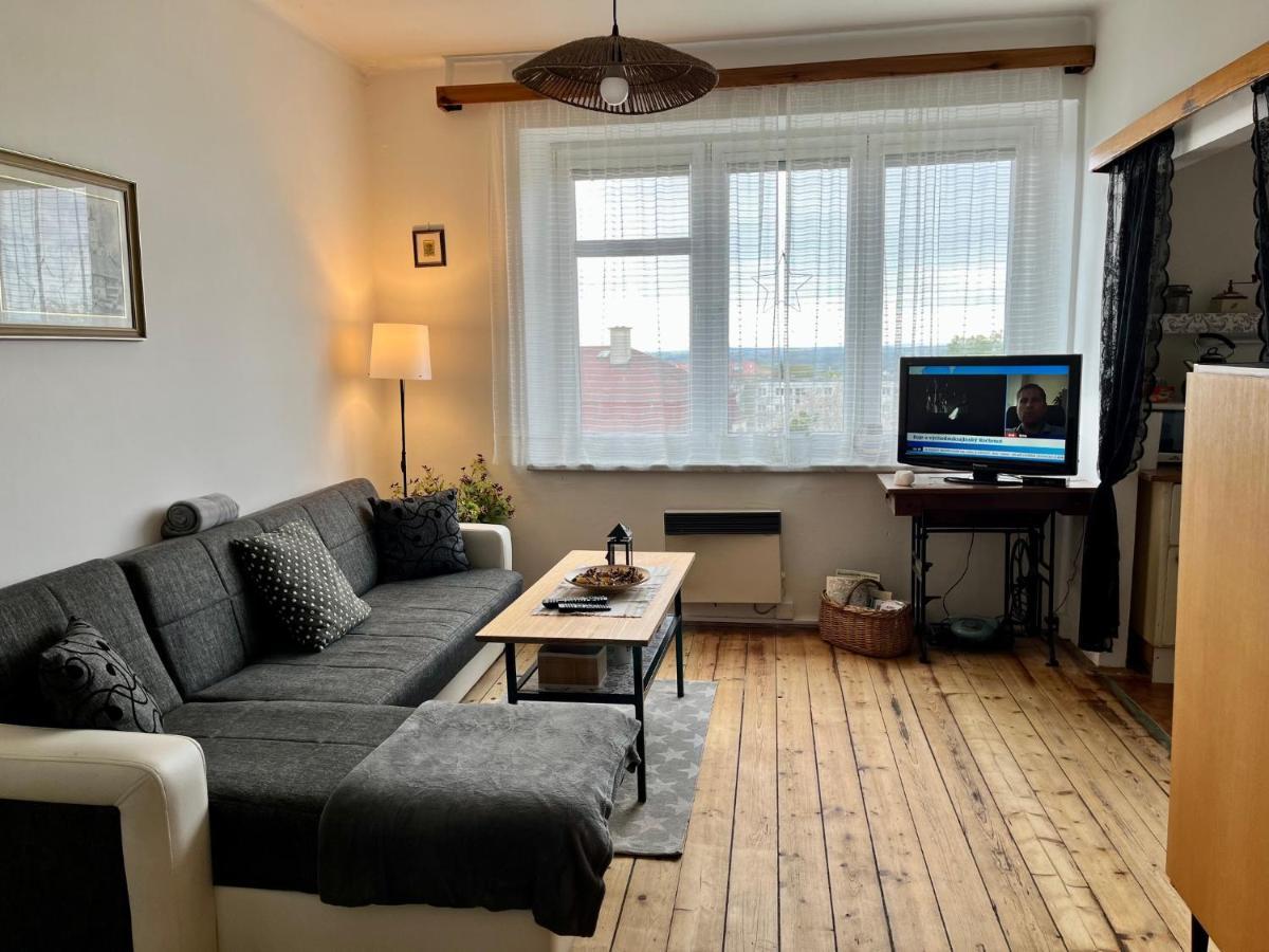 Apartamento Slunny Byt S Krasnym Vyhledem Nové Město nad Metují Exterior foto